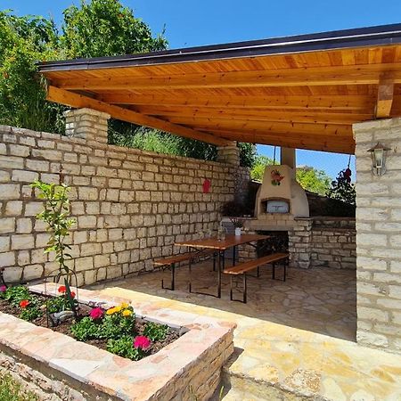 Village Home Next To The Sea Sarande Exterior photo